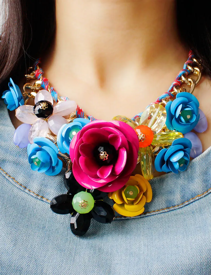 Vintage Choker clavicle exaggerated female accessories Color Flower New Fashion Statement Choker Necklace Crystal