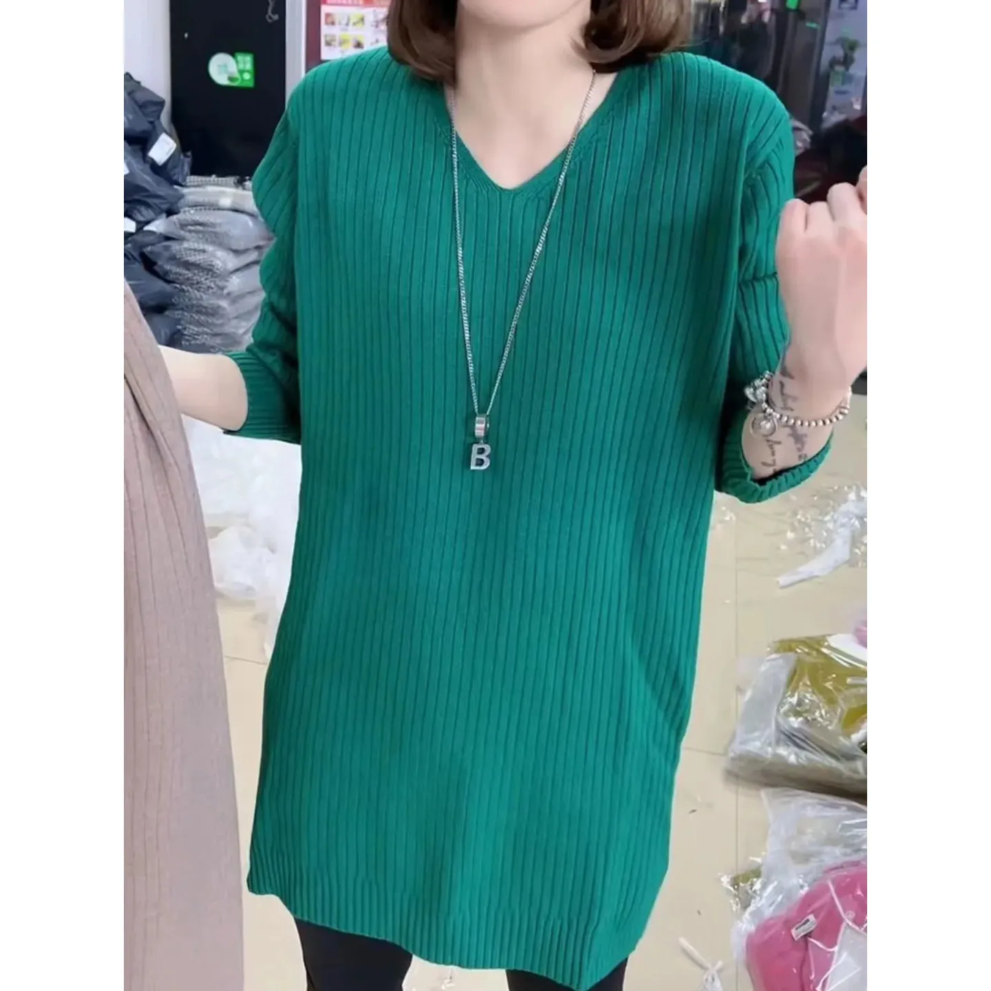 Pullover di media lunghezza con scollo a v di grandi dimensioni maglione autunno inverno donna camicia lunga con fondo in maglia maglione lavorato a maglia allentato Casual femminile 4XL