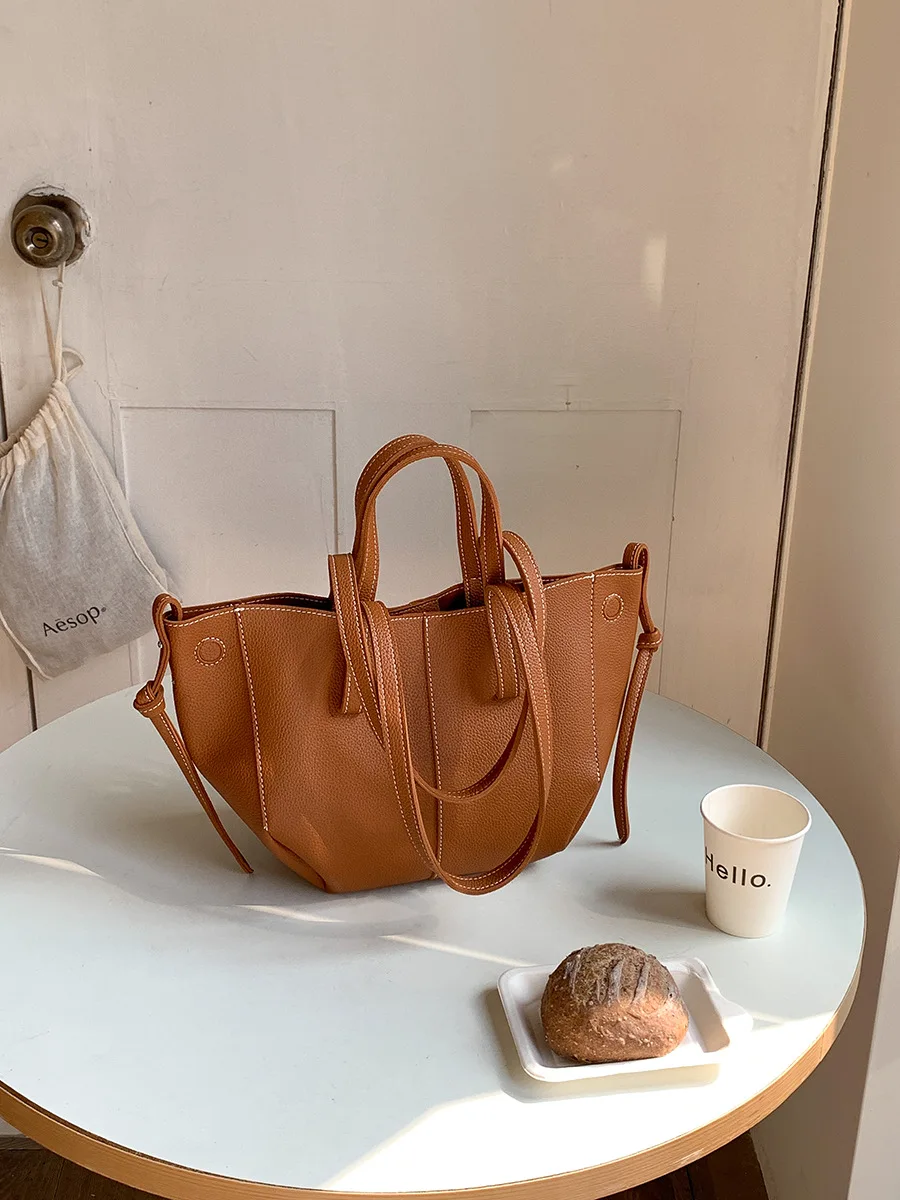 Women designer office tote bag shoulder bucket bag top handle handbag camel black white 2024 new