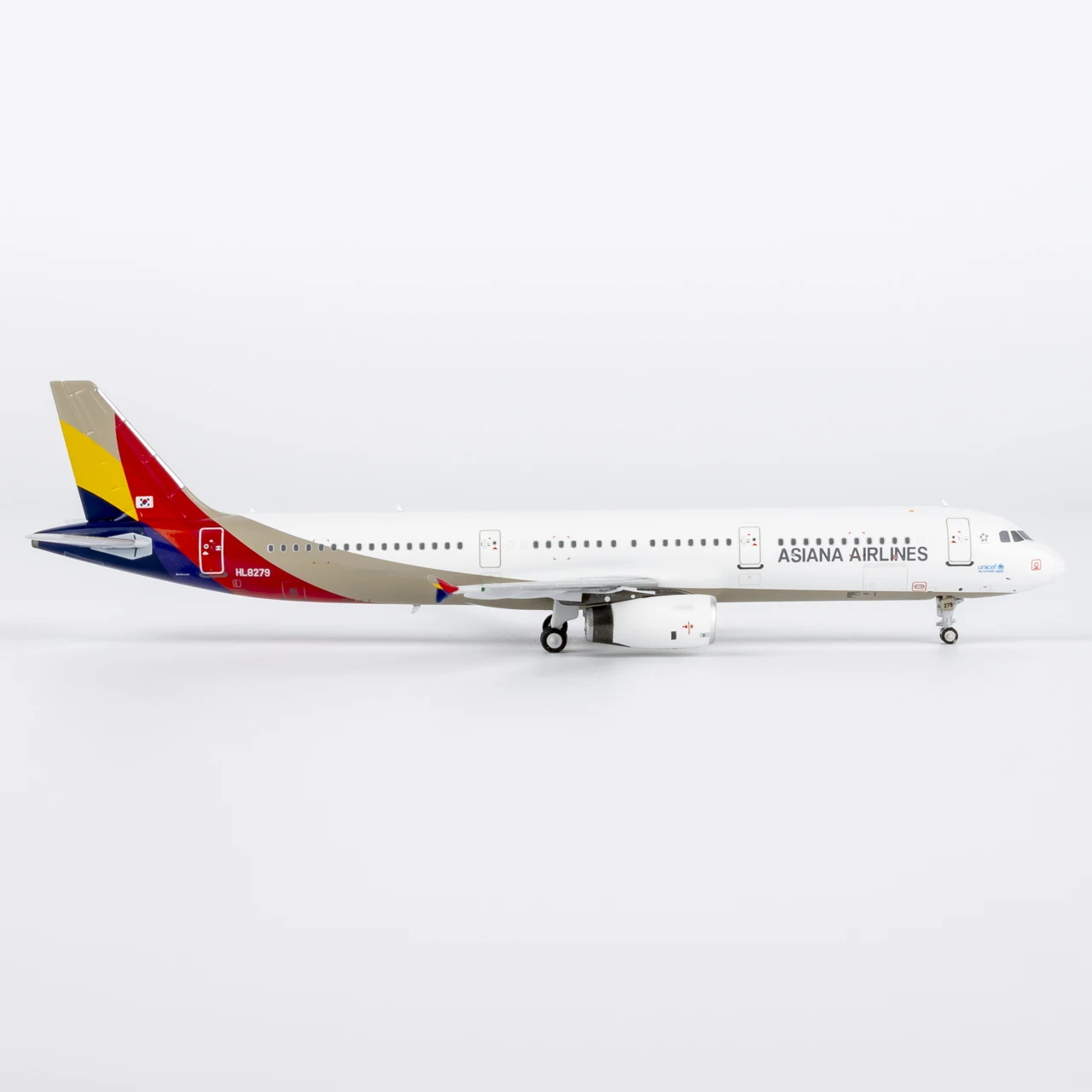 

13125 Alloy Collectible Plane Gift NG Model 1:400 Asiana Airlines "StarAlliance" Airbus A321-200 Diecast Aircraft Model HL8279