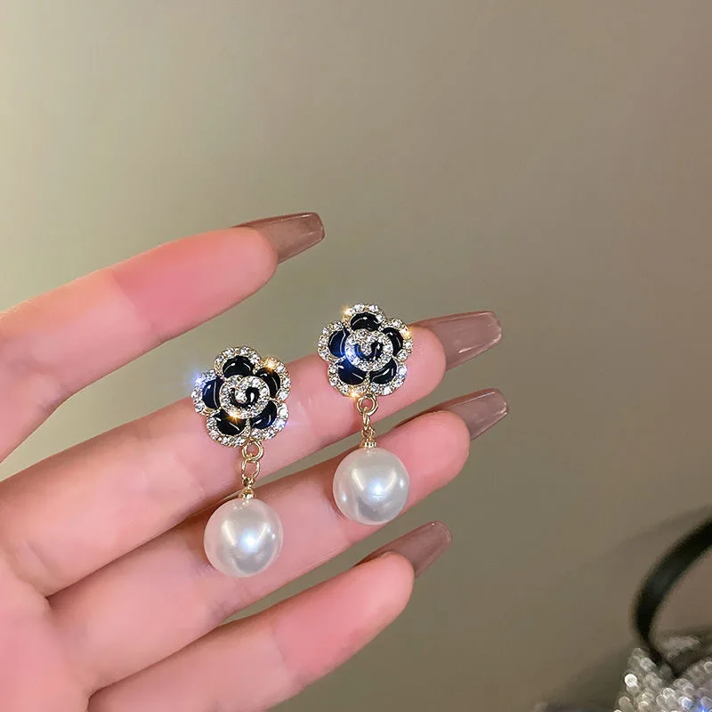 Vintage Black Color Flower Earring For Women Acrylic Crystal Flower Imitation Pearl Stud Earrings Fashion Women Party Jewelry