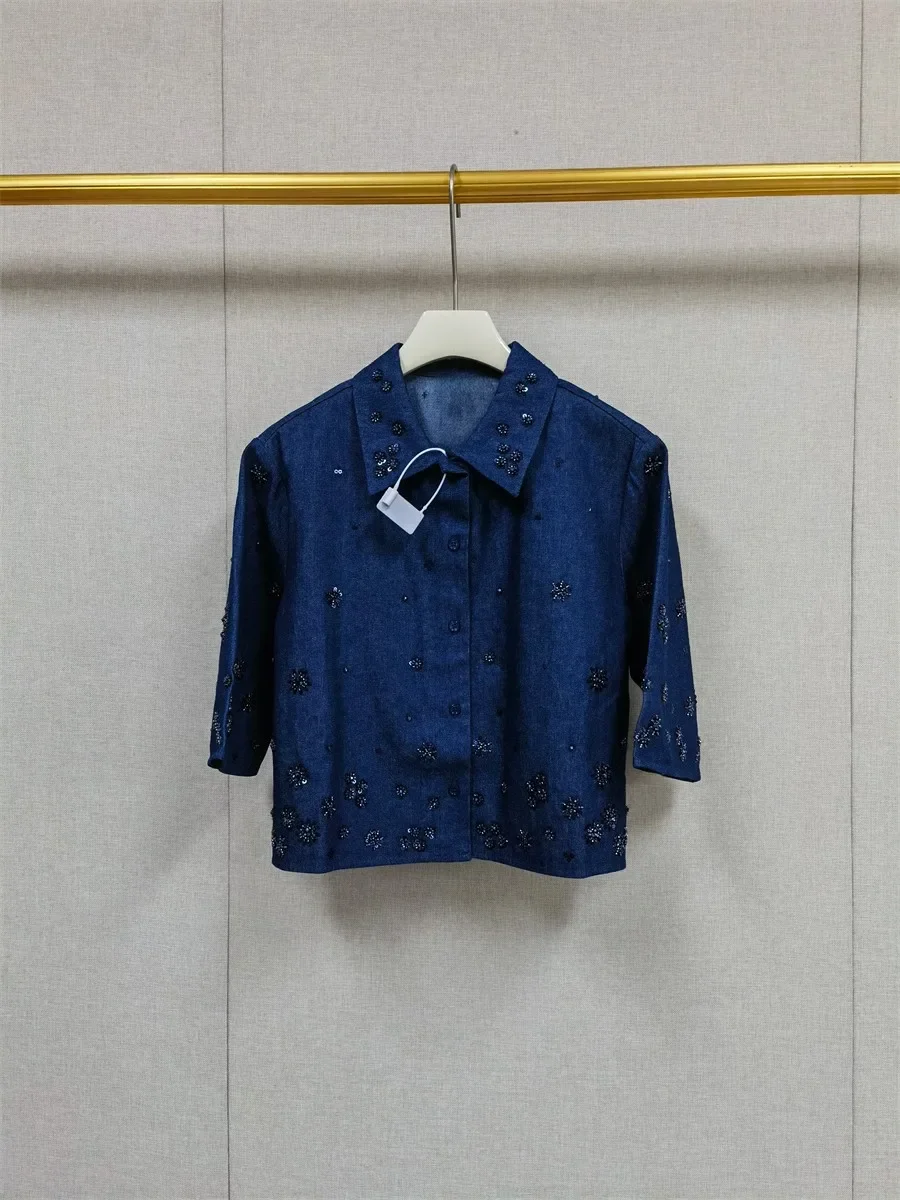 Vestido vaquero sin mangas con flores