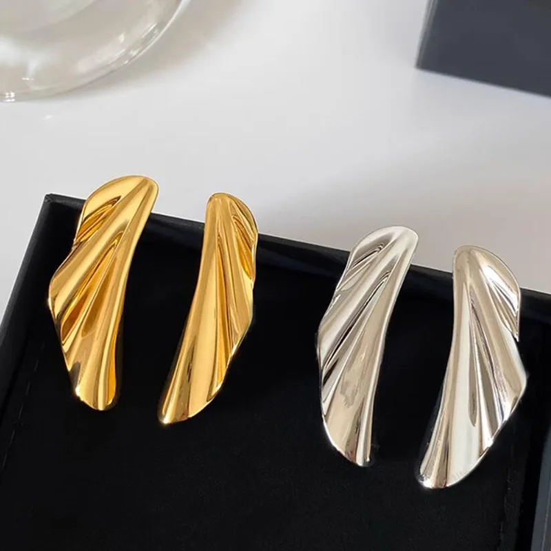 XIYANIKE Simple Metal Pleated Leaf Ear Stud Piercing Earrings For Women Niche Fashion New Jewelry Lady Gift Party aretes