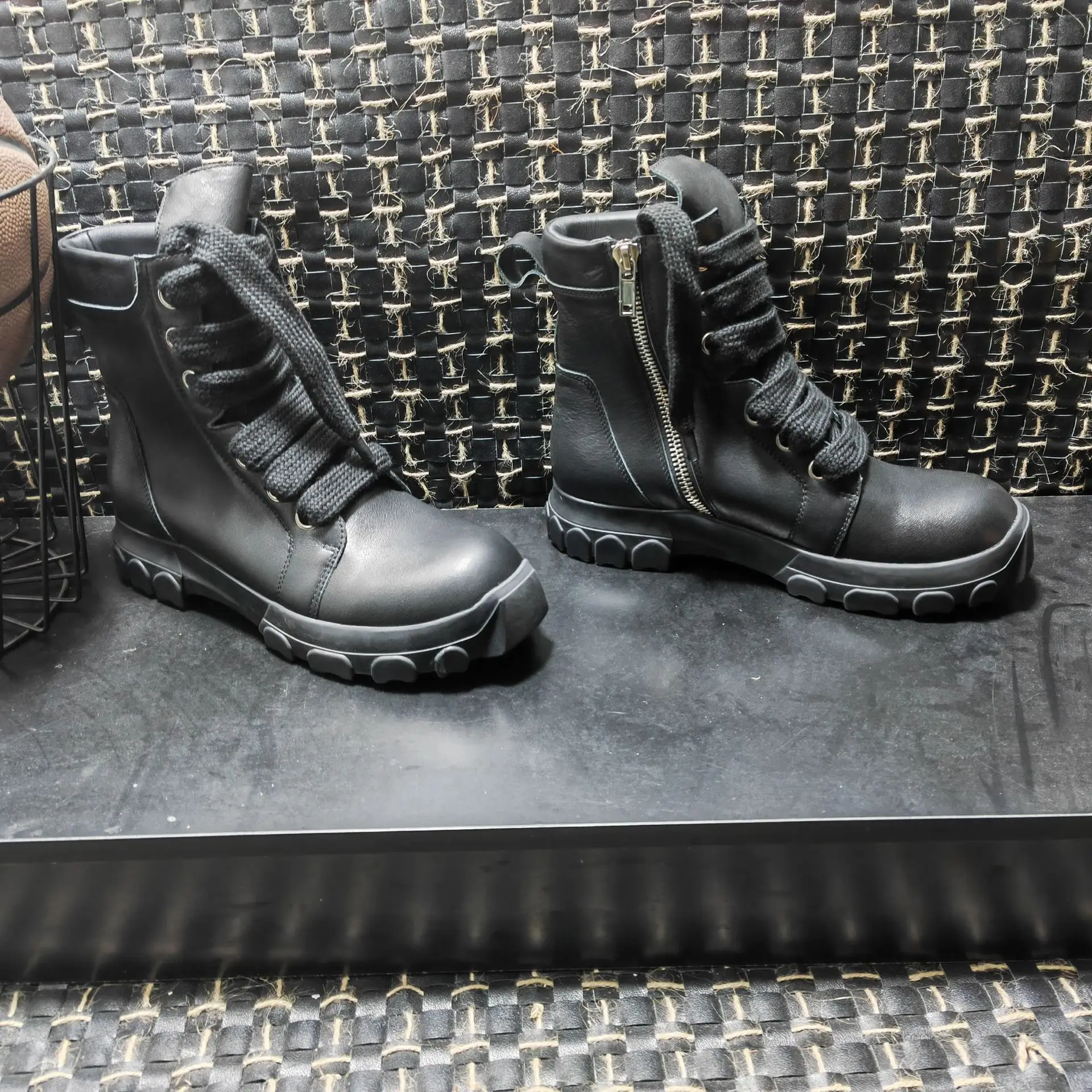 Black thick shoelaces,  boots, men's dark personality, thick soles, short boots with increased side zippers, short boots w