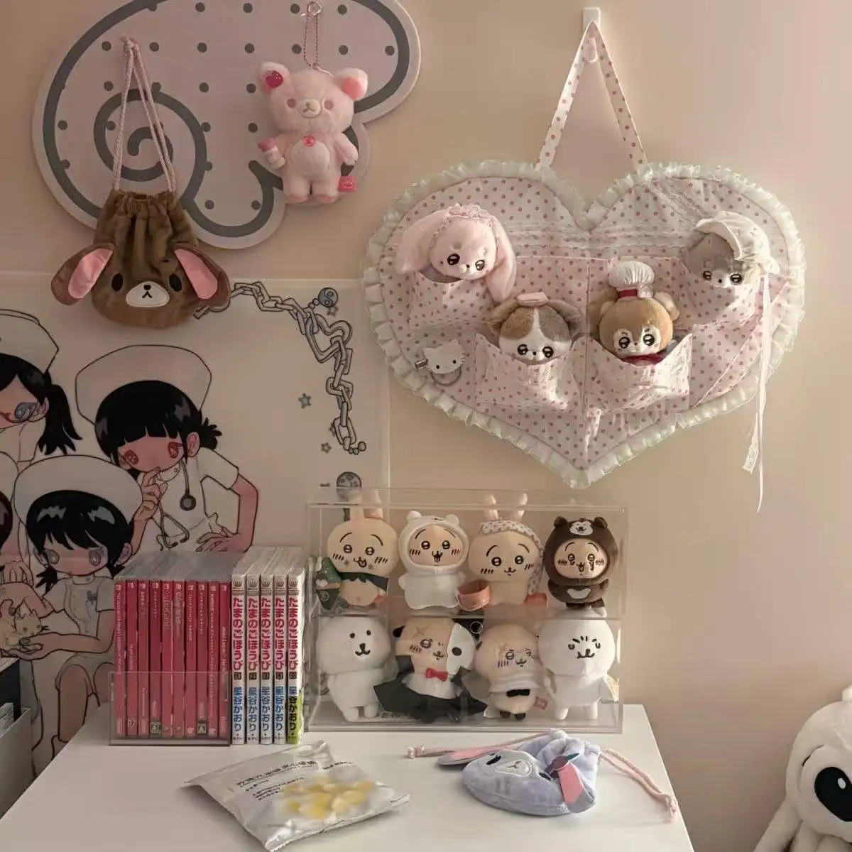 Vintage Wall Hanging Storage Pouch Cute Doll Display Organizer Lovely Room Decor Perfect Gift Girl Bedroom Dormitory Ornament