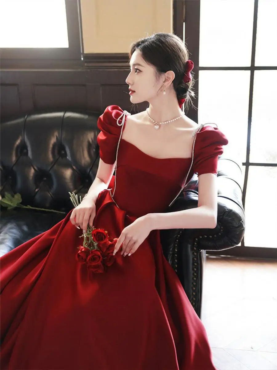 abito-da-sposa-a9-in-raso-bubble-sve-semplice-eleganza-matrimonio-dr-grazie-cena-ort-sve-princ-sve-vita-media