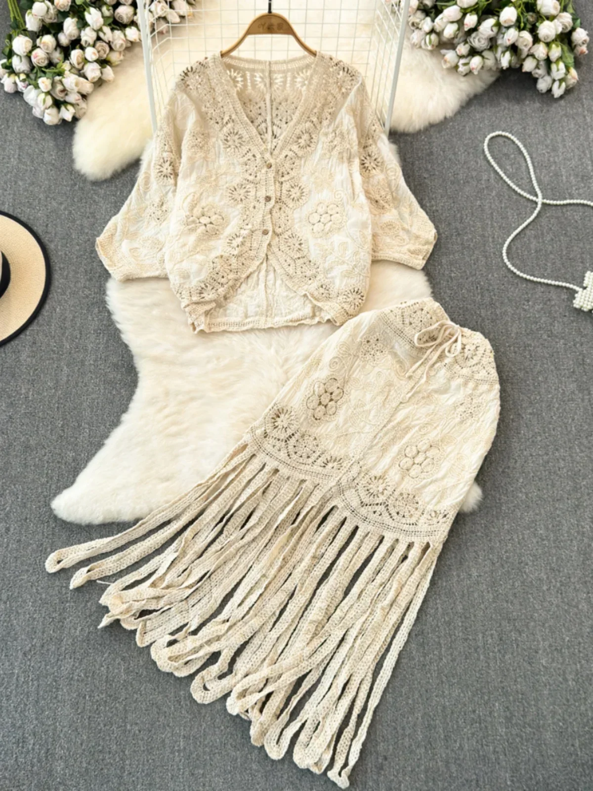 

Fashion Crochet Long Dress Set Hollowed-out Lace V-neck Half-sleeve Shirt with Hip Fringe Patchwork Lace-up Flared Skirt