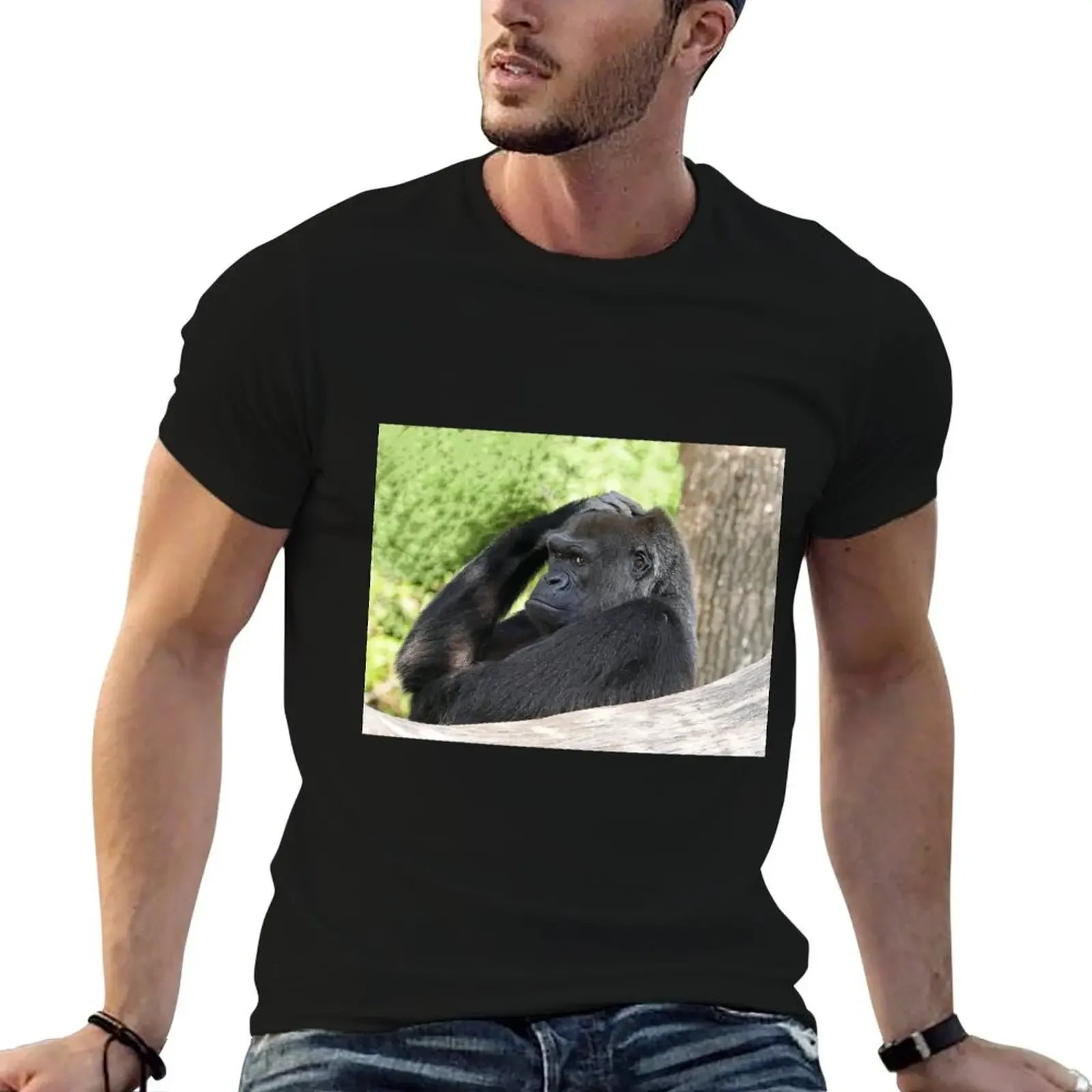 

540/ finition 2022 : Gorilla atitude and Expression of a human by Okaio Création Olavia - Olao T-Shirt