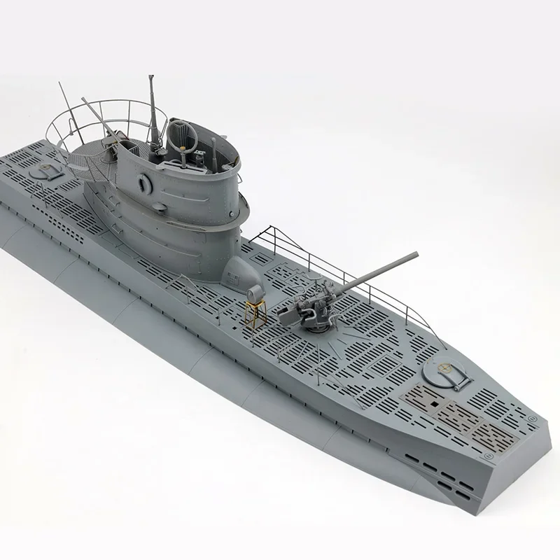 Border BS-001 Plastic Model 1/35 U-shaped Submarine Model Ship with Resin Soldiers Model Set for Modeling Hobby DIY