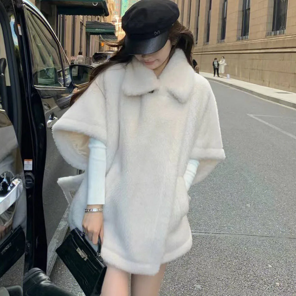 

Faux Lamb Fur Grass Poncho Coat For Women's 2023 Autumn/Winter New High Grade Soft Fur Integrated Pellet Fur Cloak Cape Jacket