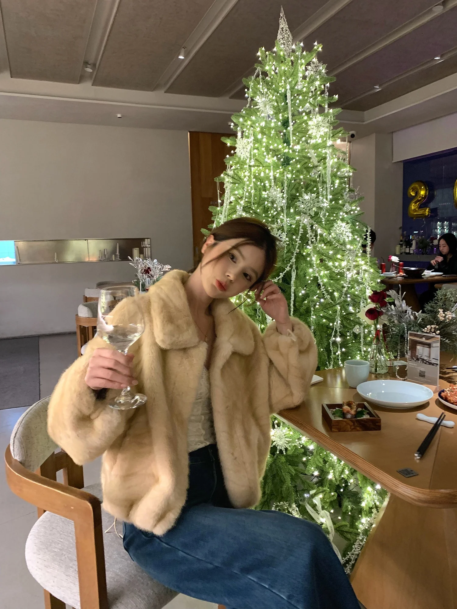 

HuaHua Luxury Fashionable All-Match Fur Leather Integrated Autumn Winter Plush Coat Eco-friendly Versatile for Young Women