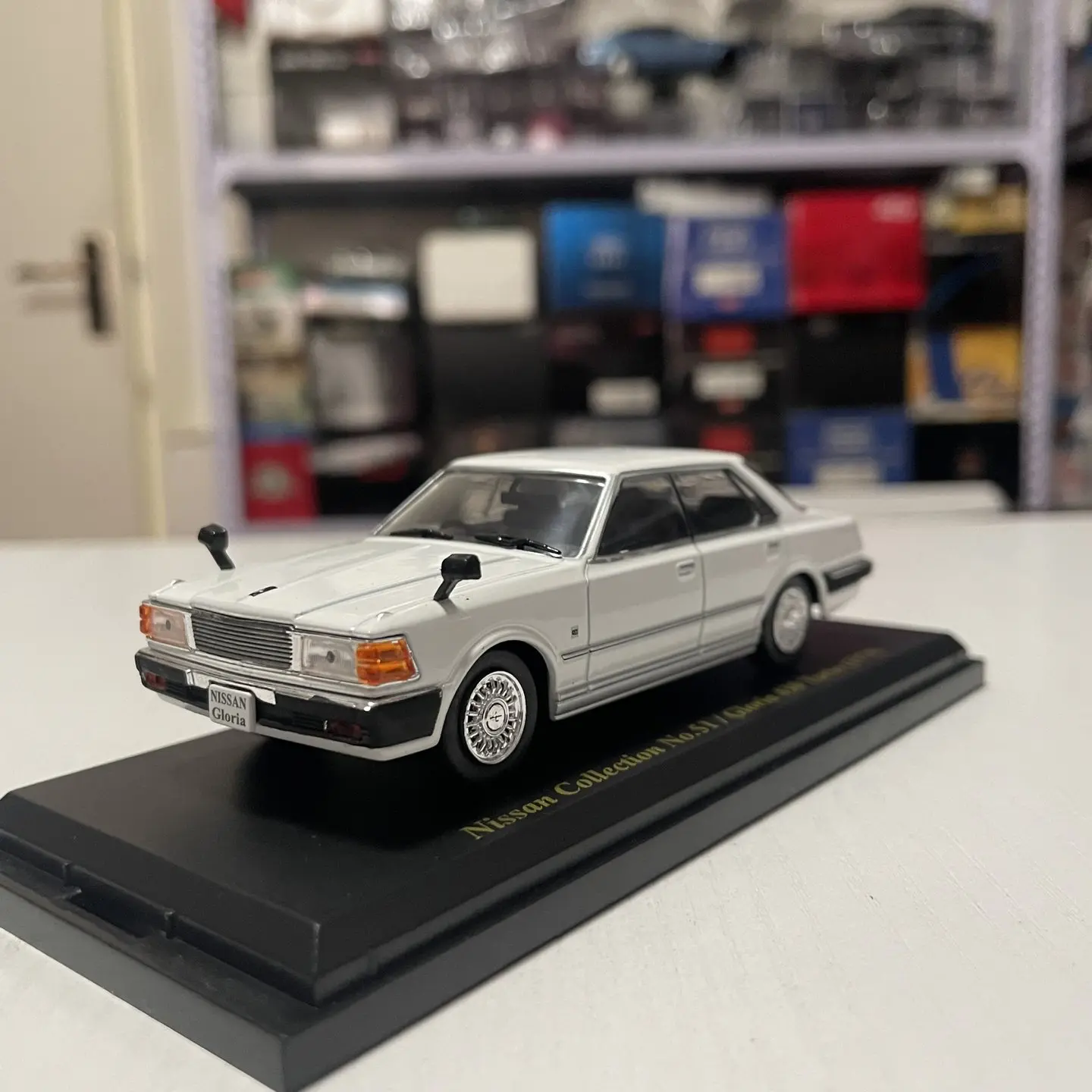 norev-coche-de-juguete-de-aleacion-fundida-a-escala-1-43-nissan-gloria-430-blanca-de-1979-modelo-clasico-nostalgia-regalo-para-adultos-souvenir-exhibicion-estatica