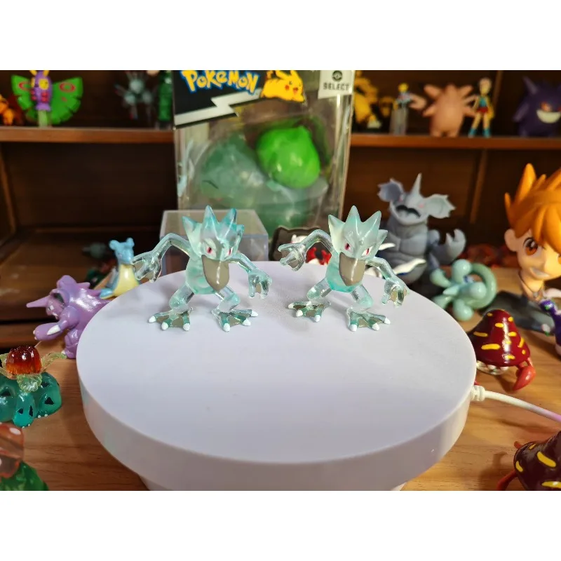 Pokemon Figura Golduck Modello Ornamenti Collezione di accessori Giocattolo