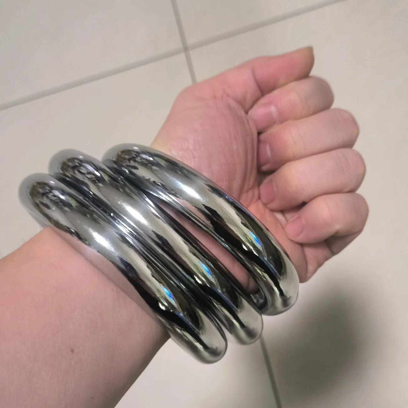 سوار من الحديد الصلب، حلقة يد كونغفو، ثقل الموازنة