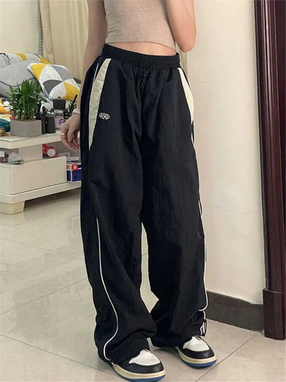 

Retro Solid Loose Drawstring Casual Joggers Spring Women Trousers Baggy Wide Leg Sweatpants Mid Waist Sporty Female Clothes