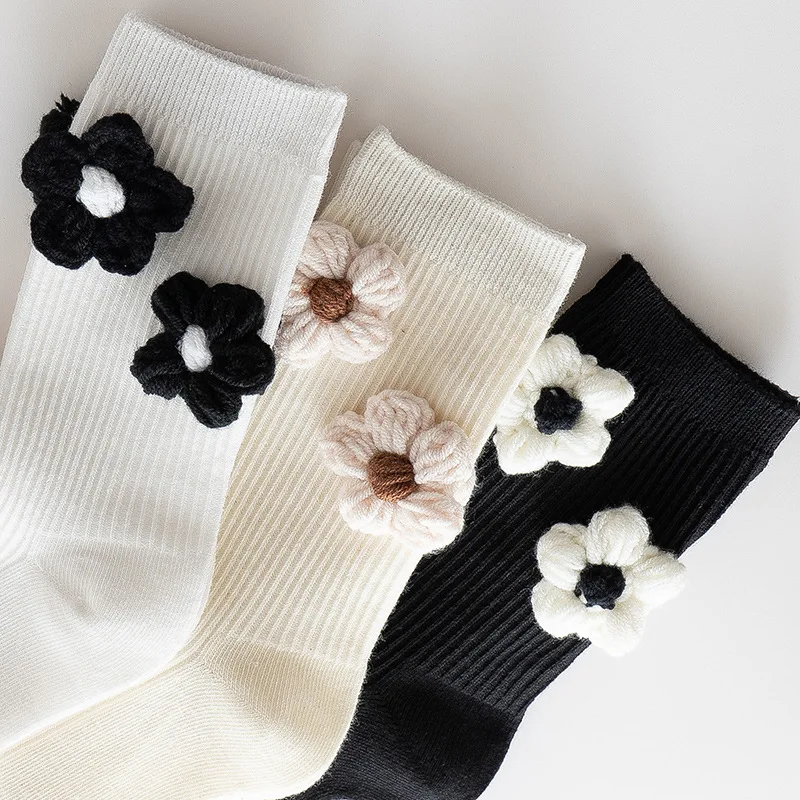 Simple Black and White Socks Women All Cotton Socks Knit Flowers Sweet Kawaii Stereo Handmade Versatile Lovely Socks Mid Tube