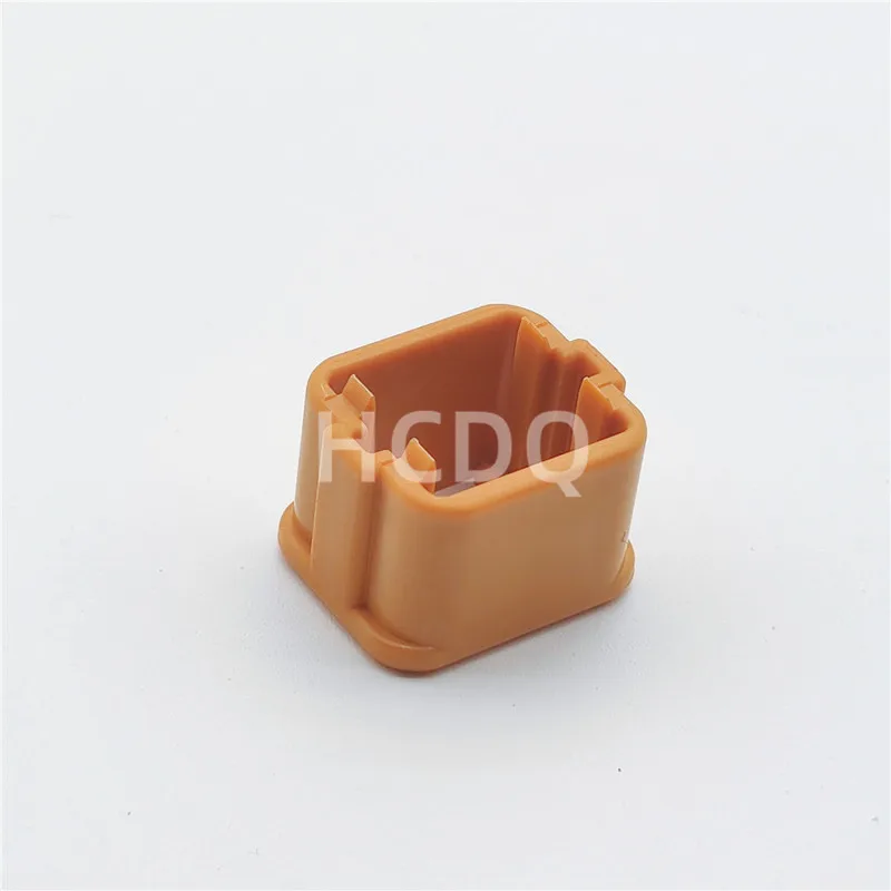 10 PCS The original PB875-04900 automobile connector shell is supplied from stock