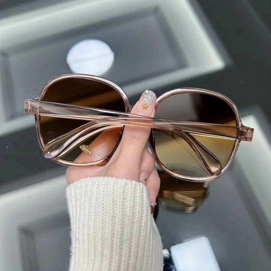 Vintage Round Sunglasses for Women and Men - Mirrored Lenses