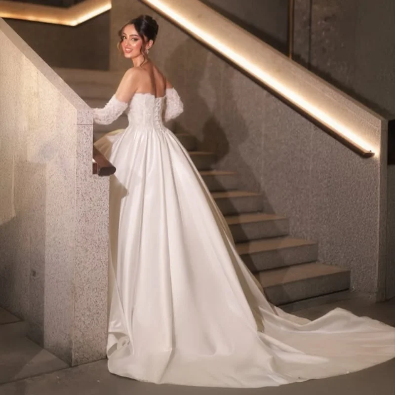 Robes de mariée simples en Satin blanc, avec des Appliques, épaules dénudées, jupe une décalcomanie florale, sur mesure