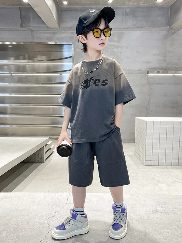 completo-estivo-per-ragazzi-a-maniche-corte-set-due-pezzi-casual-e-comodo-in-misto-cotone-traspirante-abbigliamento-sportivo-e-streetwear-per-bambini