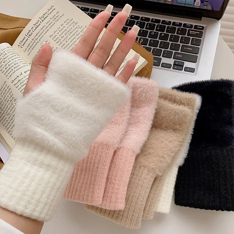 Inverno macio metade do dedo luvas femininas quente luxo sólido branco de pelúcia malha luvas sem dedos luvas de pulso escrita