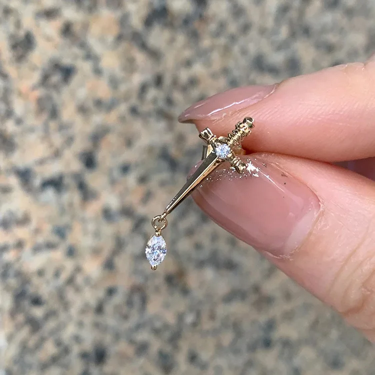 Mini and Compact Xiangyi Taijian Water Drop Zircon Sword Earrings New Fashionable and High-end Feeling, Niche Earrings for Women