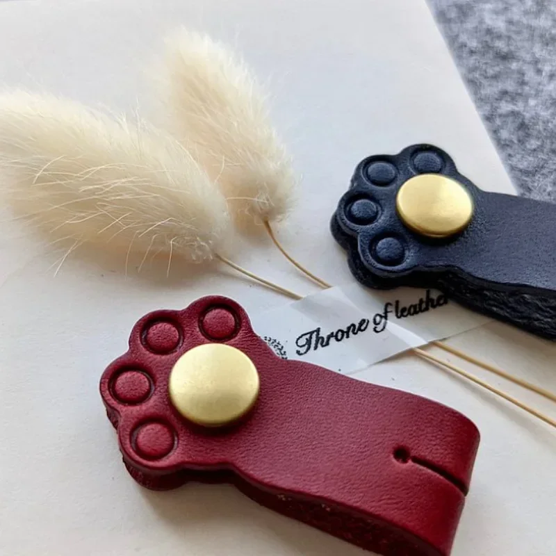 Cute Cat Paw Buckle Holder Leather Mobile Phone Data Cable Winder Silicone Cartoon Earphone Cable Wire Storage Clip Organizer
