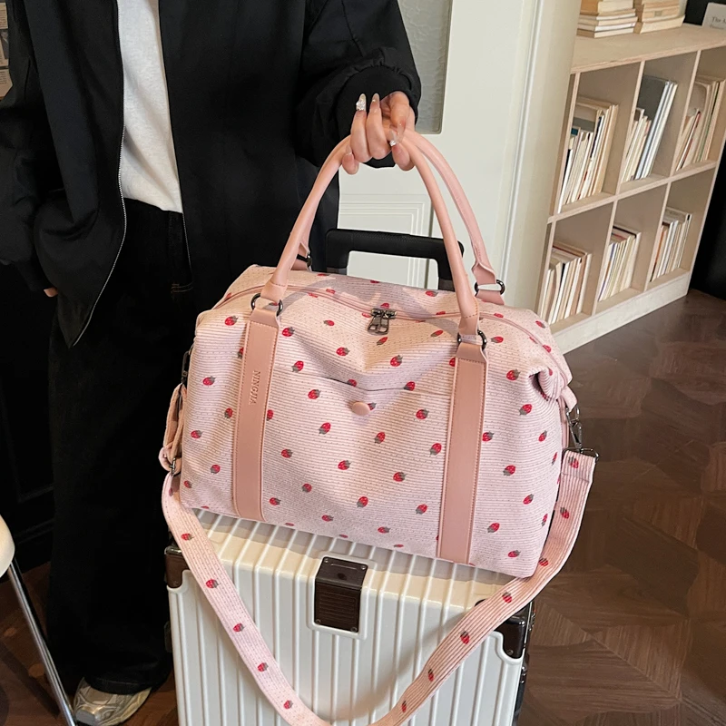 ストロベリープリント-トラベルバッグ-レディース-大容量-軽量-ハンドヘルド-クロスボディバッグ-短期出張やマタニティ収納に最適