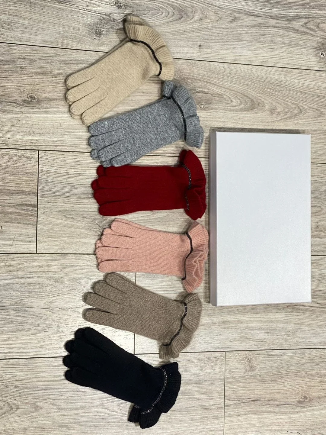 

Autumn Winter Women's Beaded Chain Cashmere Knitted Gloves