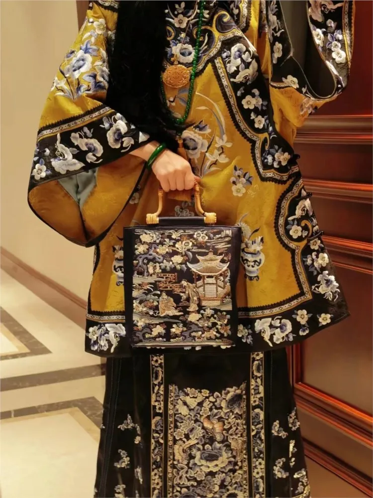 

Han girl's ginger yellow embroidered top heavy industry new Chinese-style skirt young lady's suit