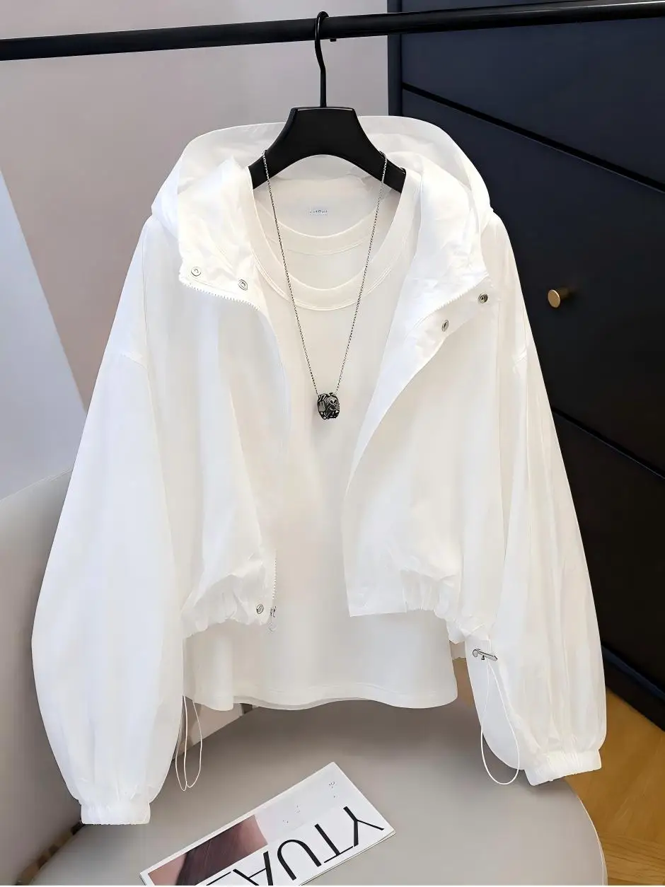 Women's Hooded Lightweight Loose Fitting Summer Sun Protection Jacket Breathable Outdoor Climbing Coat Short Style T-Shirt