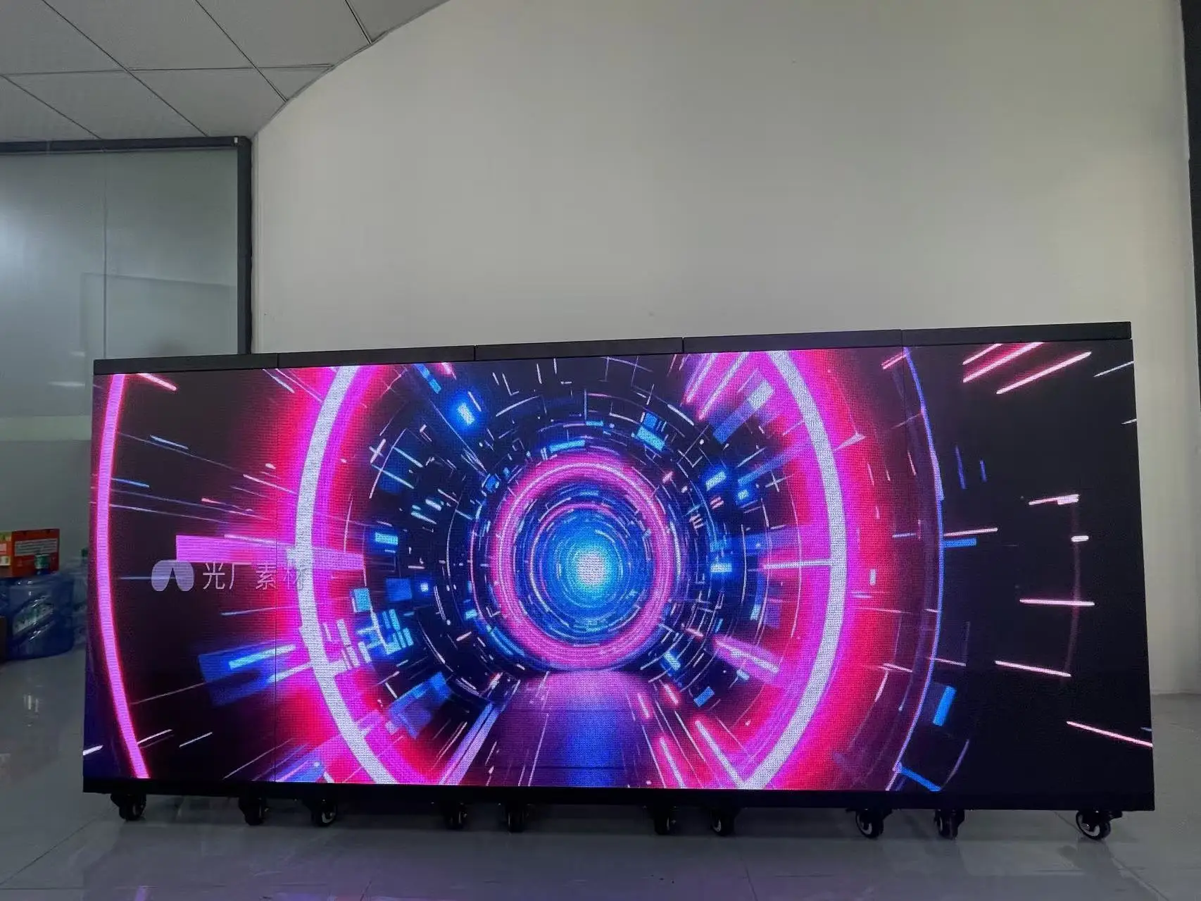 Indoor GOB  Coated P2.6 Waterproof Impact-Resistant 4/6/8 Foldable Mobile Design DJ Booth with LED Display Screen