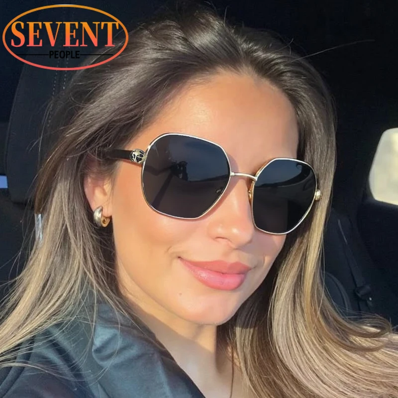 

Vintage Square Sunglasses Women 2025 Luxury Brand Classic Metal Frame Outdoor Sun Glasses Trendy Driving Shades For Ladies UV400