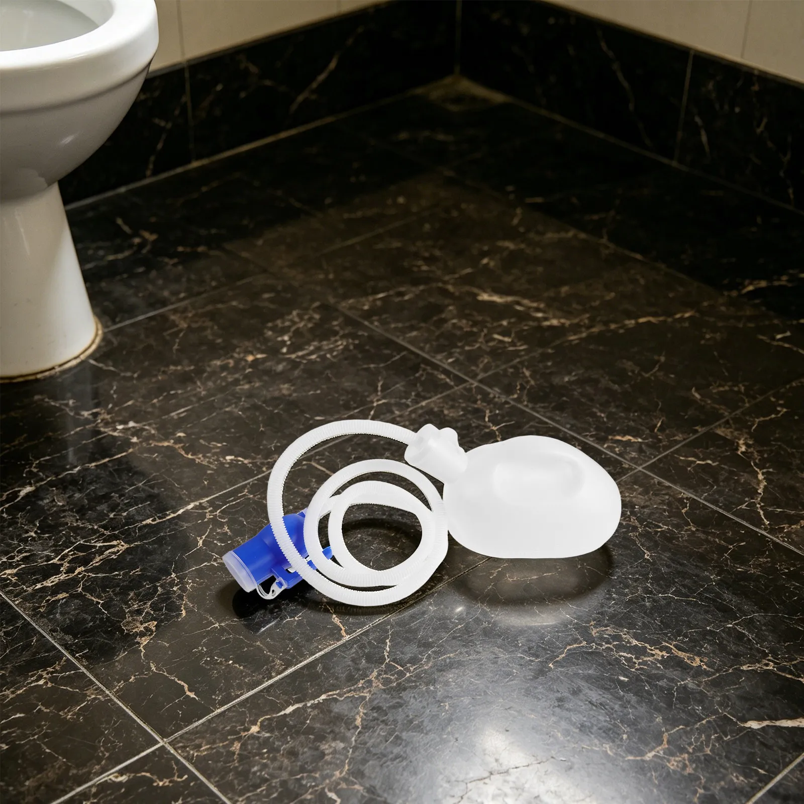 3000Ml Male Bedside Urinal Bottle Large Capacity Spill Proof Portable with Soft Extension Tube for Men Elderly Hospital Travel