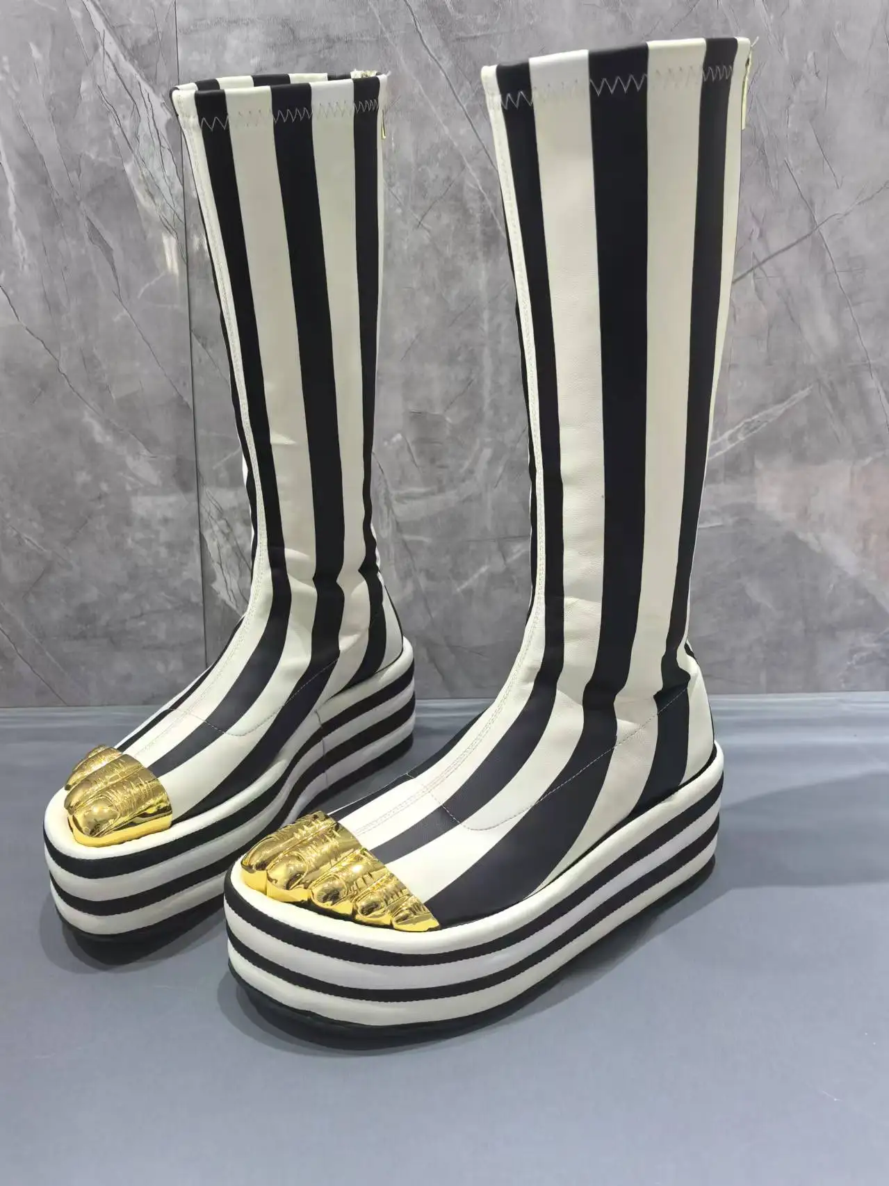 Vertical Striped Bl…