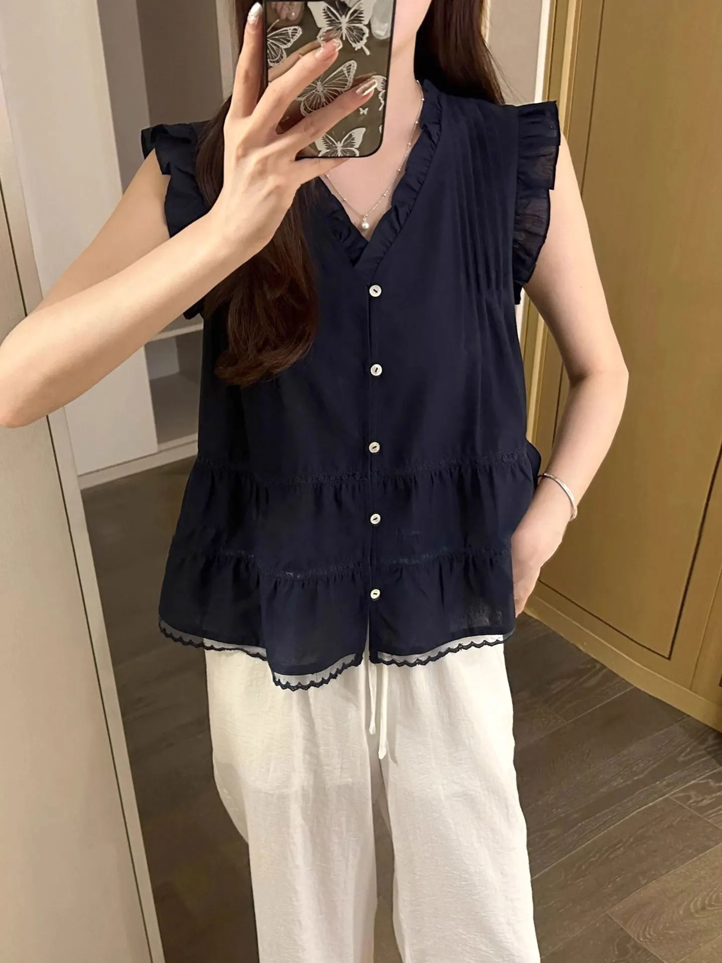 

Ele European Sle irt Beautiful Wooden Small Flng Sve Design Single Button Summer Top for Young Women