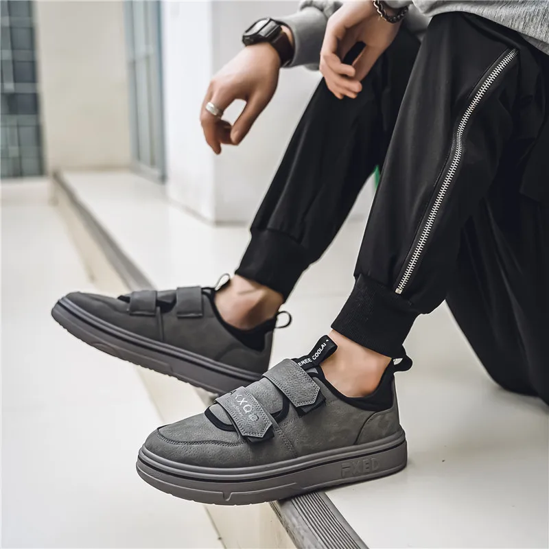 New fashionable men's running shoes, ultra light air cushion casual sports shoes, comfortable and breathable trendy shoes