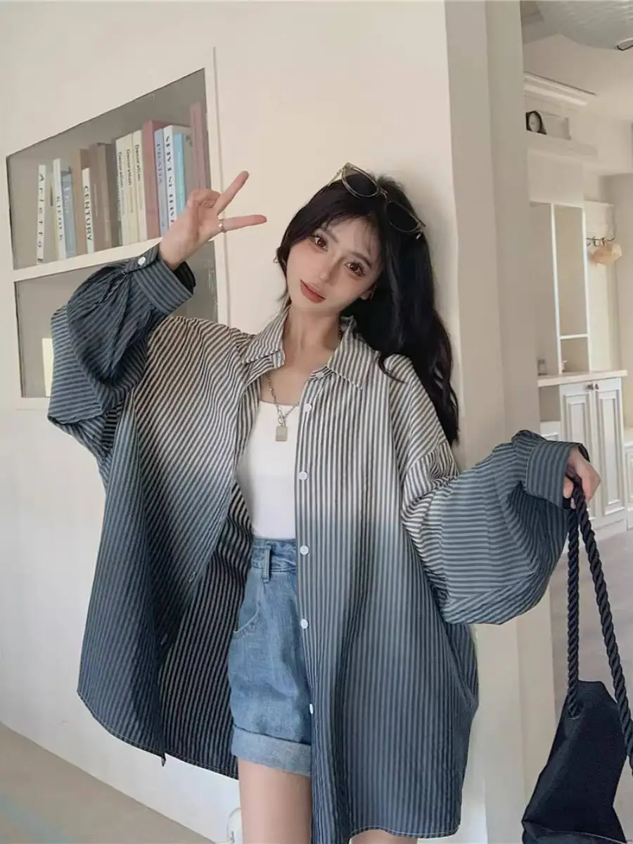 2026 New Summer Women's Plus Size Gradient Striped Sun Protection Shirt Fashionable Casual Slim Fit Outerwear Top