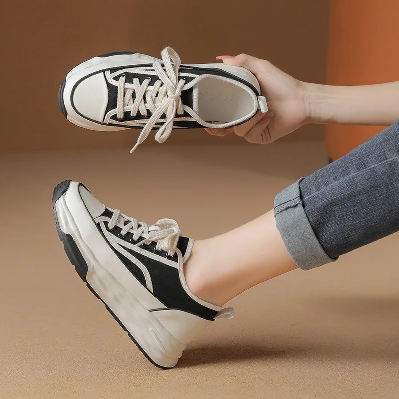 

Белые кроссовки, женские весенние парусиновые модные повседневные кроссовки на толстой подошве с круглым носком на шнуровке, удобная женская обувь, кроссовки на платформе