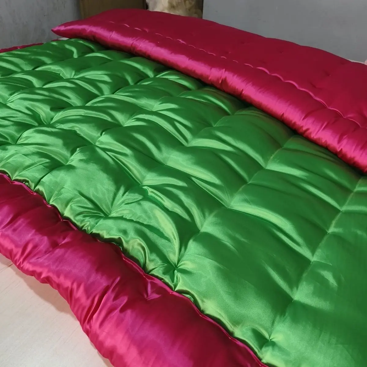 No cotton filling Glossy satin silk cover with single-sided zipper Ice coo bedspread home bedding