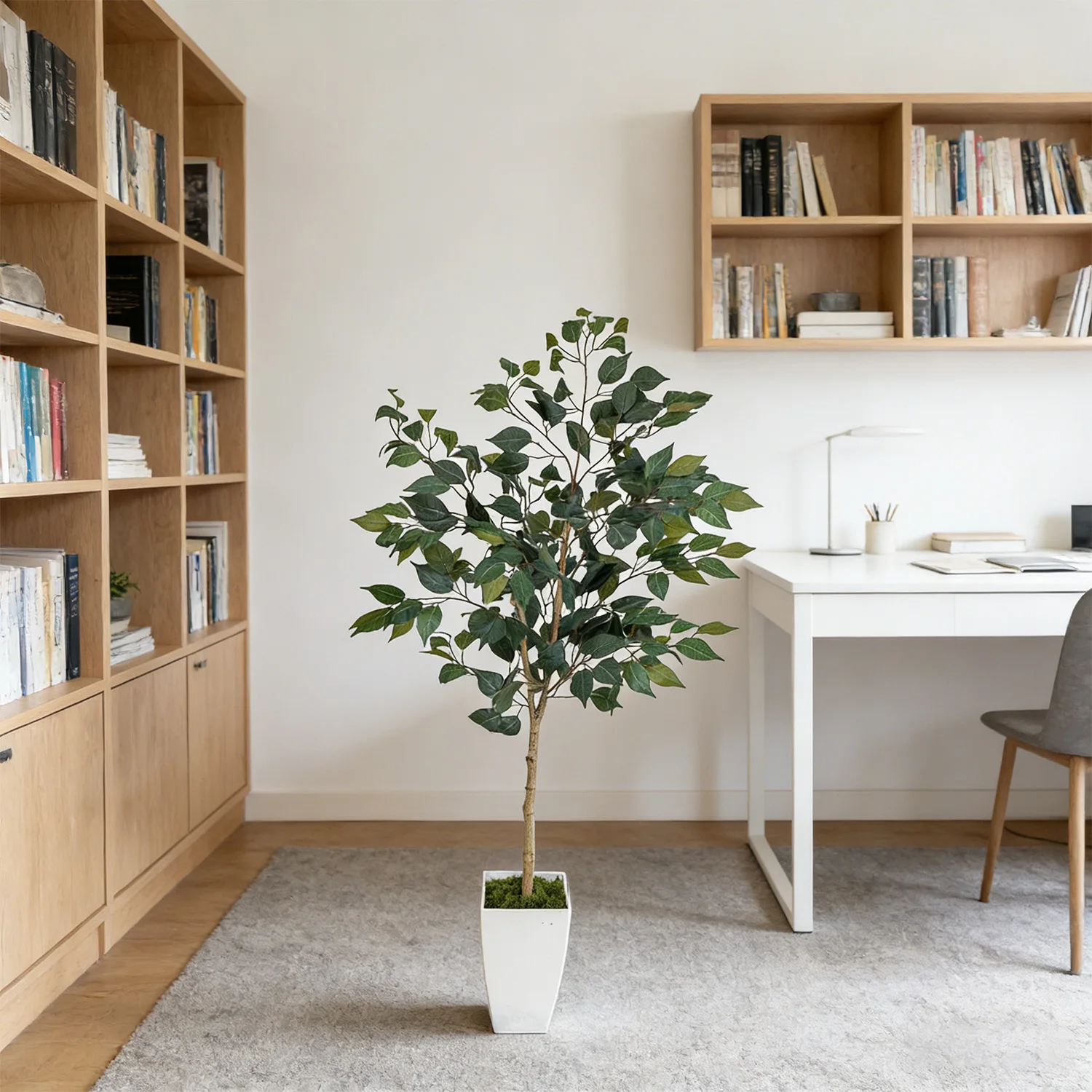 

Искусственное изогнутое тонкое дерево фикус высотой 1,30 м в горшке, реалистичное искусственное зеленое растение для декора дома, офиса, отеля, интерьера