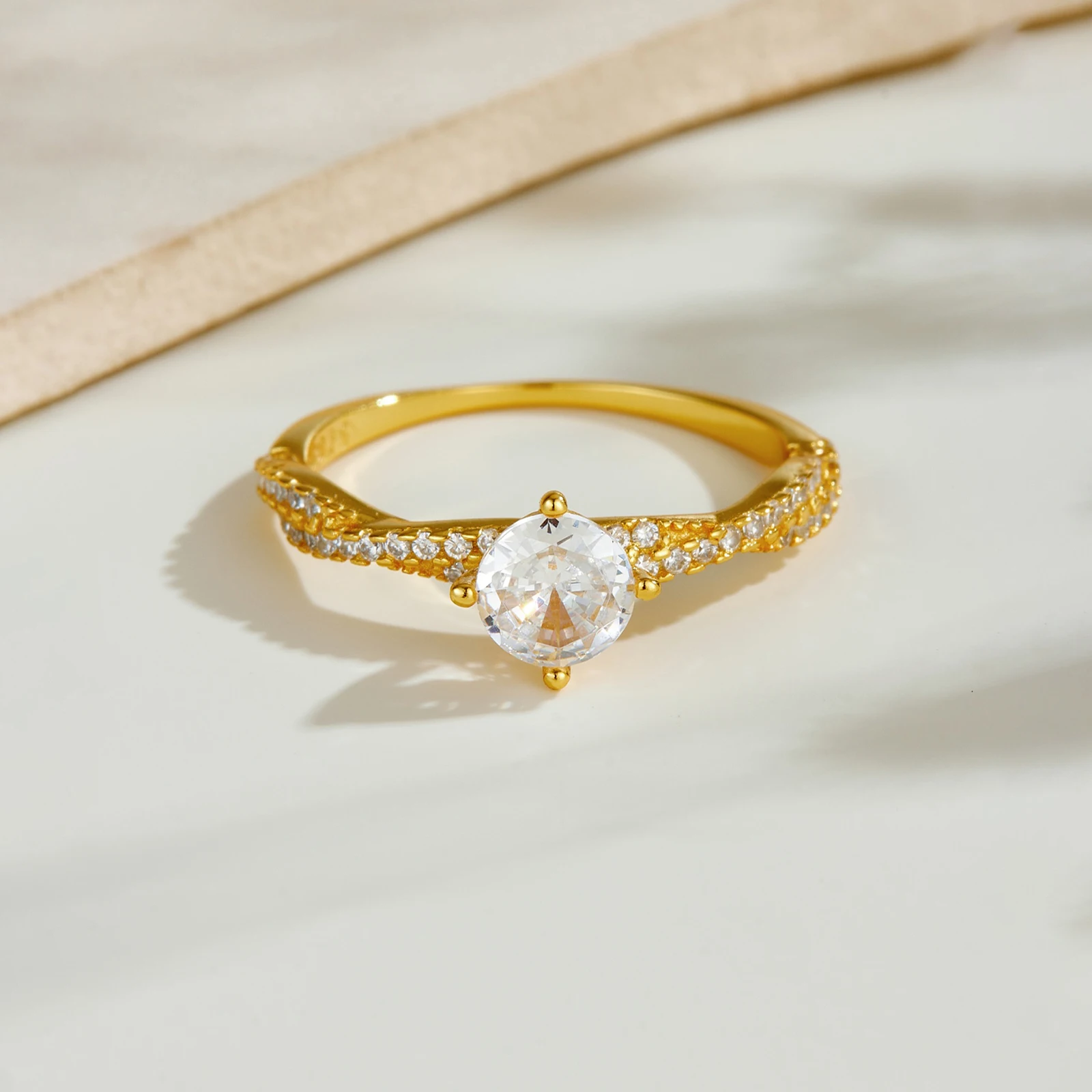 ANDYWEN 925 فضة تويست الفرقة الدائري مع الزركون المستديرة الفاخرة الحب الأبدي مجوهرات للنساء الزفاف والذكرى السنوية