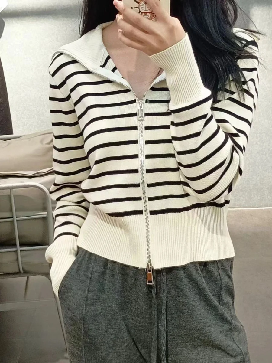 

Women's Fashion Stripe Knitted Cardigan Early Autumn New Slim Fit Slimming and Short Double-Headed Long-Sleeve Zipper Top M579