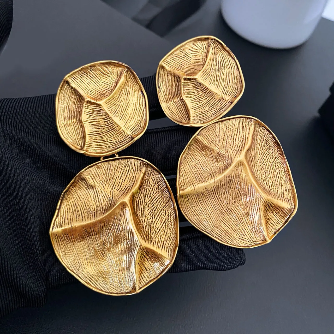 New Jewelry & Accessories Retro Style High-Quality Geometric Carved Pattern Round Tag Earrings For Women's Parties & Gifts