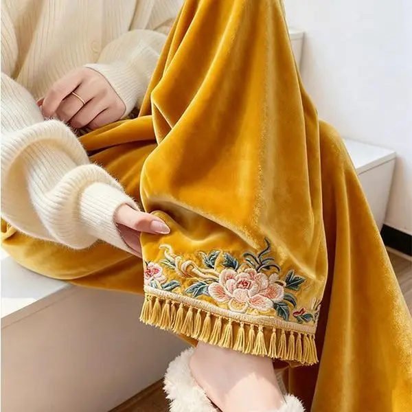 Winter 2025 new fashion and comfort new Chinese style casual fringed velvet wide-leg velvet thickened trousers