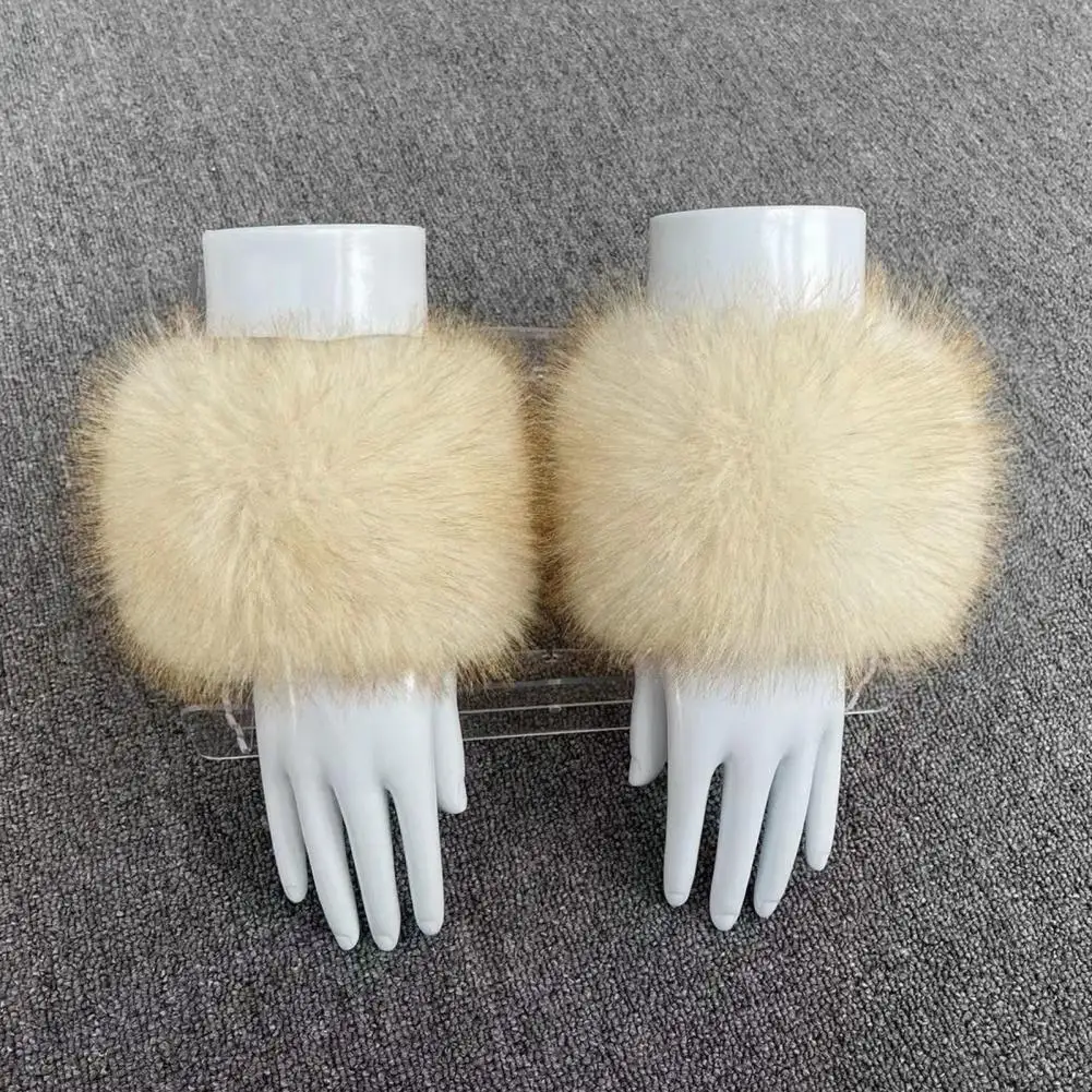Soft Wrist Cuffs Winter Faux Fur Wrist Cuffs for Women Fluffy Arm Warmers for Skiing Parties Outfits Soft Furry Bands for Autumn
