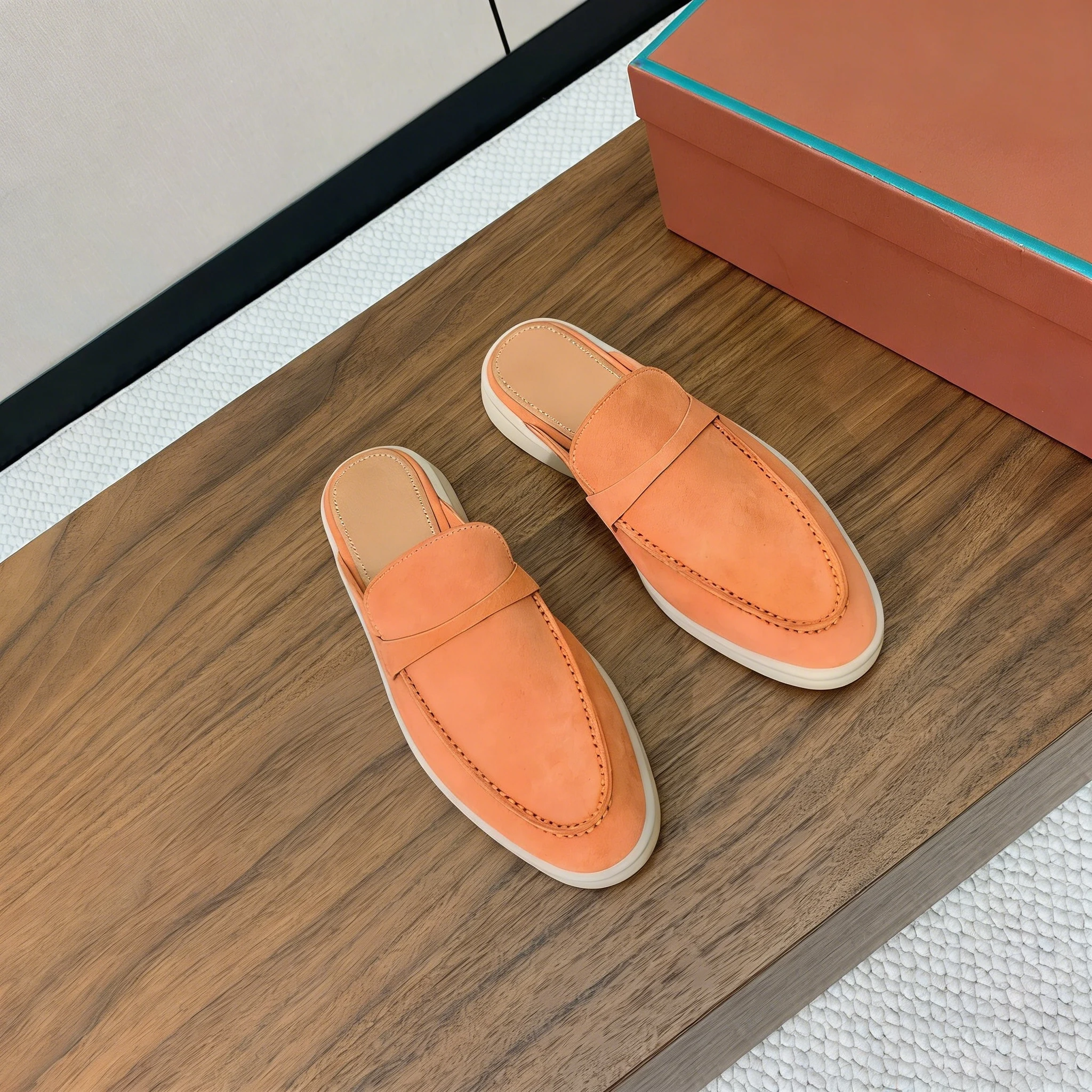 

High-End Fashionable Sheepskin Comfortable Unisex Casual Shoes Stylish Leather Footwear for Men And Women