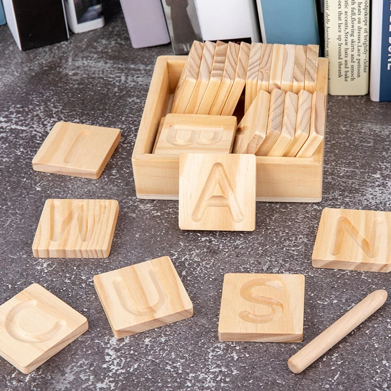 Giocattoli educativi precoci tavola per calligrafia scanalata in legno giocattolo per l'apprendimento della pratica dell'alfabeto inglese per bambini