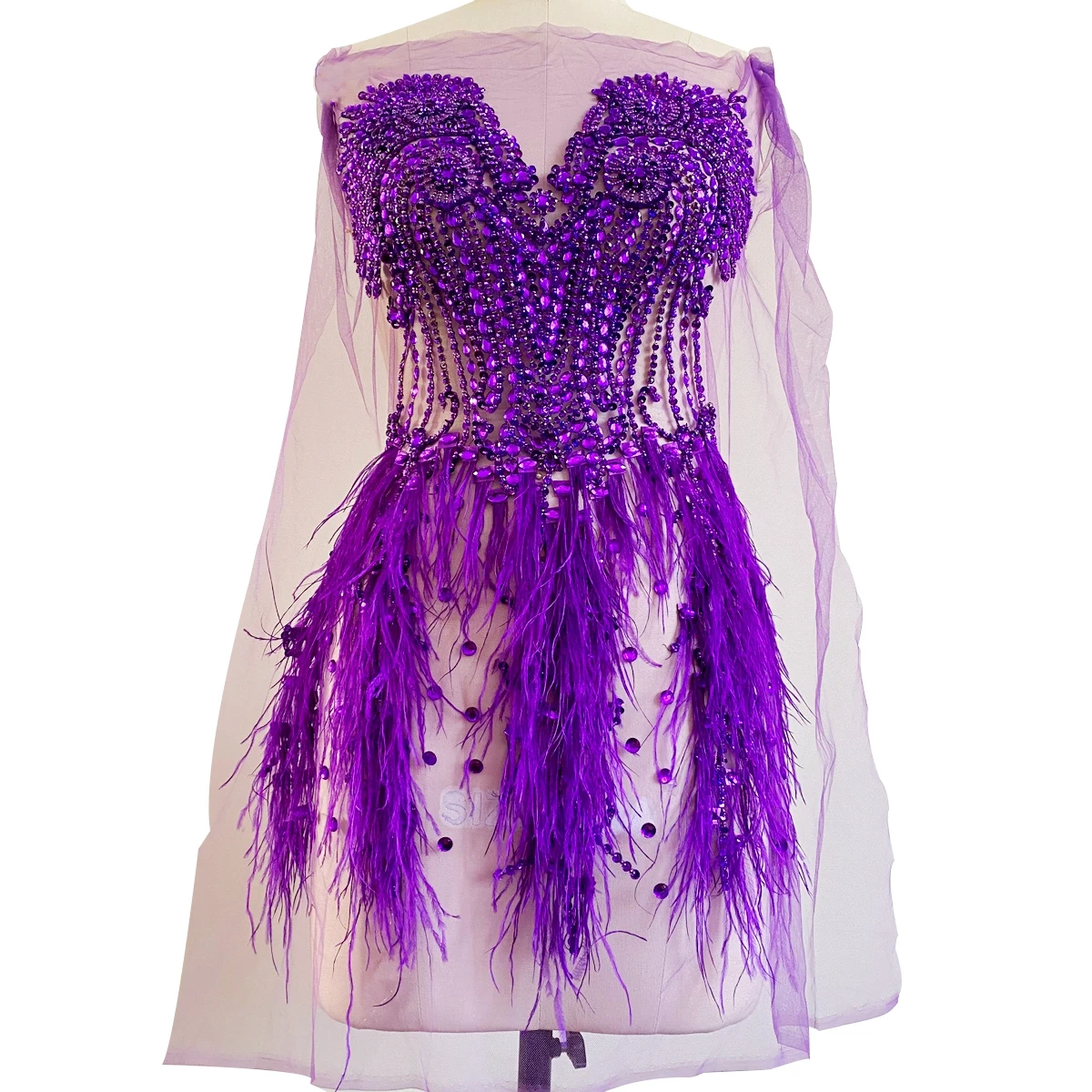 16-kleuren hoge lieverd cocktailjurk kralen struisvogelveren kristal accessoires profilering tule avondkleding stof