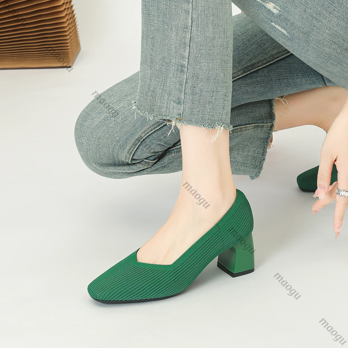 Sepatu Wanita Hak Tinggi Nyaman Rajutan Persegi Sepatu Flat Wanita Nyaman Sejuk (Tinggi 5Cm) Koleksi Baru 2025